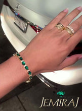 Load and play video in Gallery viewer, Emirati Emerald and Diamond Tennis Bracelet
